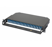 Комм. панель ВО Eurolan 47C-24, 1HU, портов: 24 LC/UPC (Quadro) OS2, установлено адаптеров: 24невыдвижная, прямая, орг-йзер: предустановлен, цвет: чёр